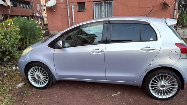 Toyota Yaris Compact 2010