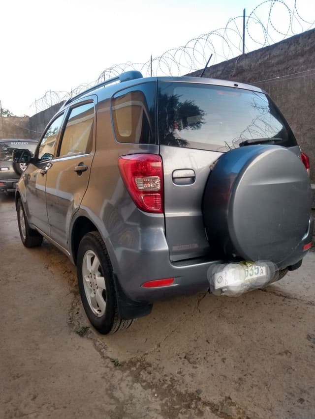 Daihatsu grand trios 2009