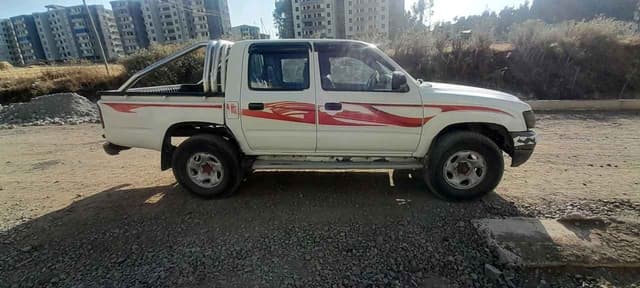 Toyota 2005 double cap pickup 