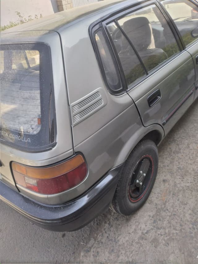 Toyota Corolla DX 1990