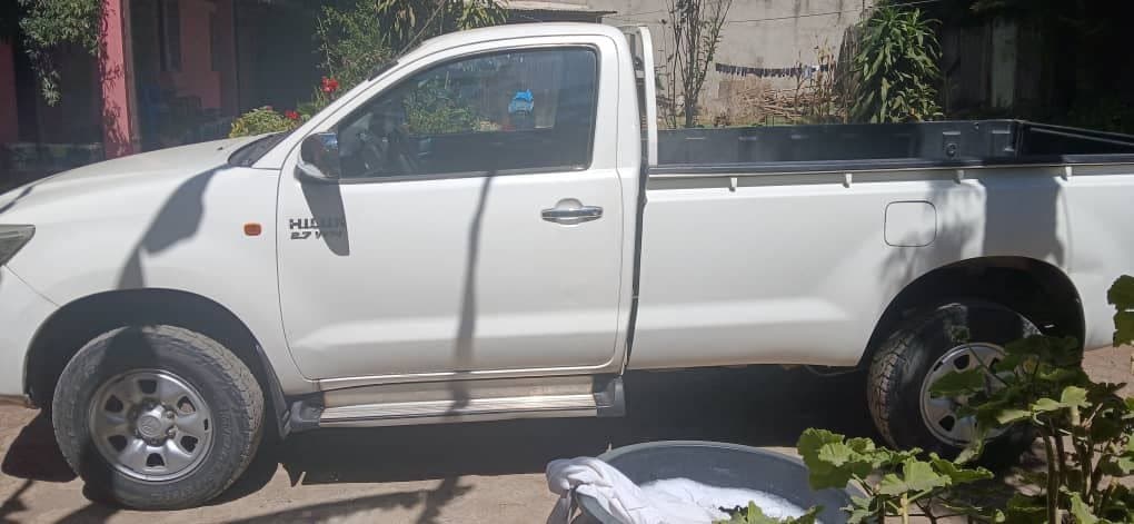 Toyota pickup single cab 2011, petrol/benzine