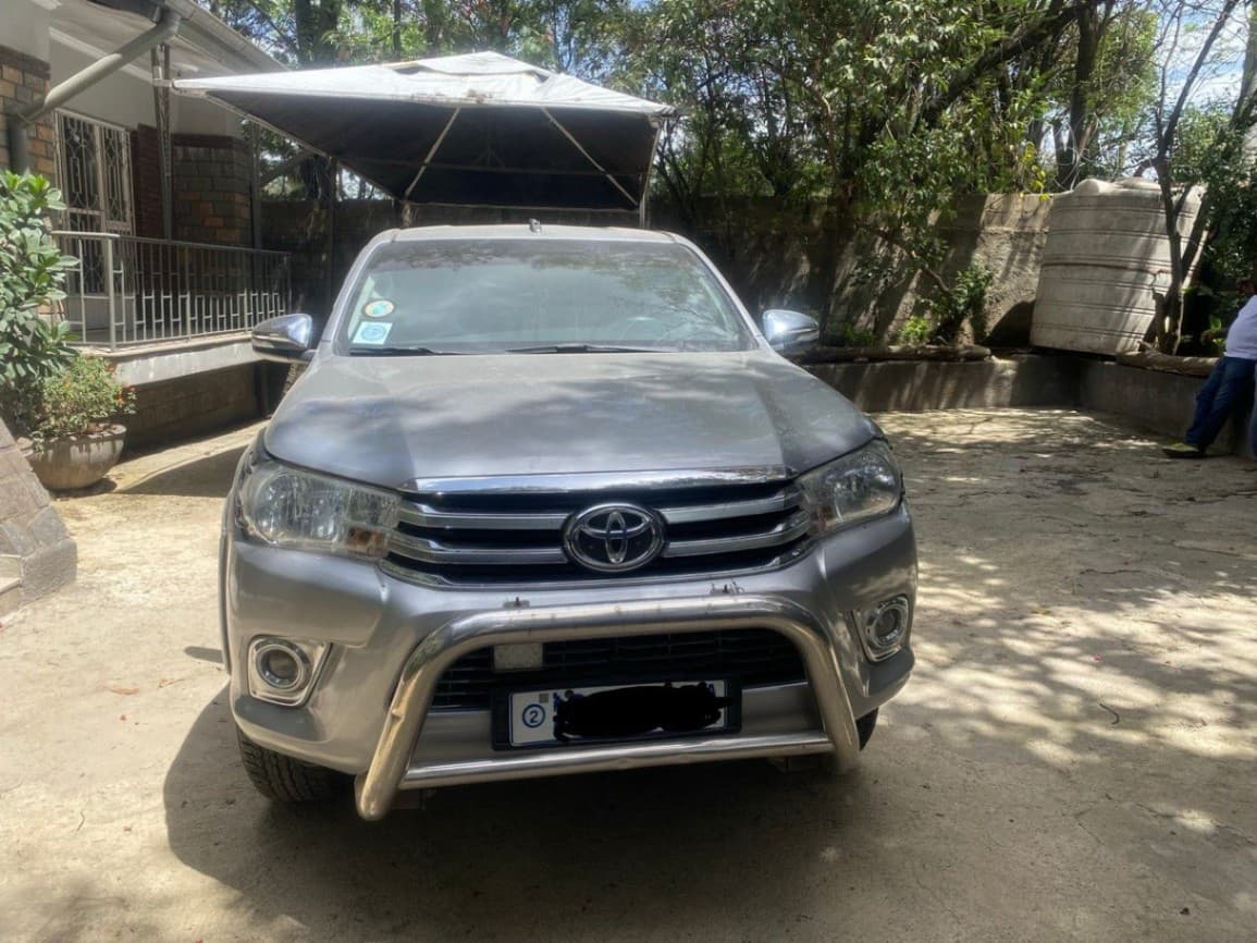 Toyota Revo 2016