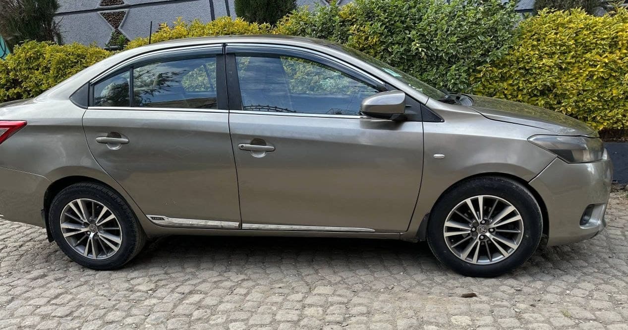 አስቸኳይ!! ባንክ ያለበት Yaris Sedan,2015/9, 1.3cc, 4 piston,Europe.
