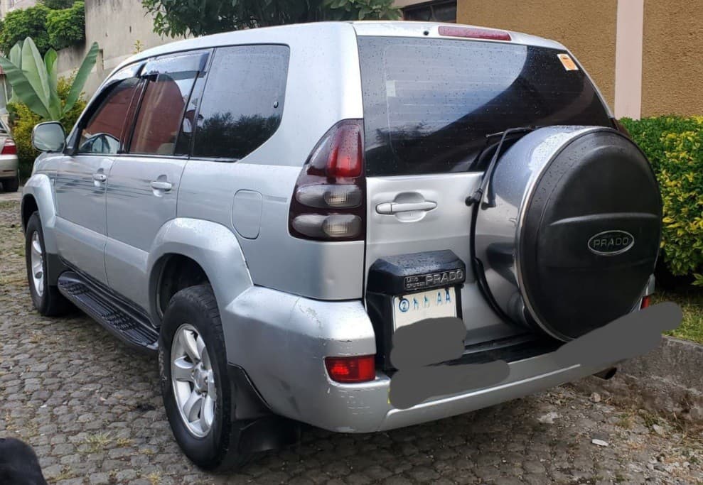 Toyota Prado (5L)( 7 Seat)