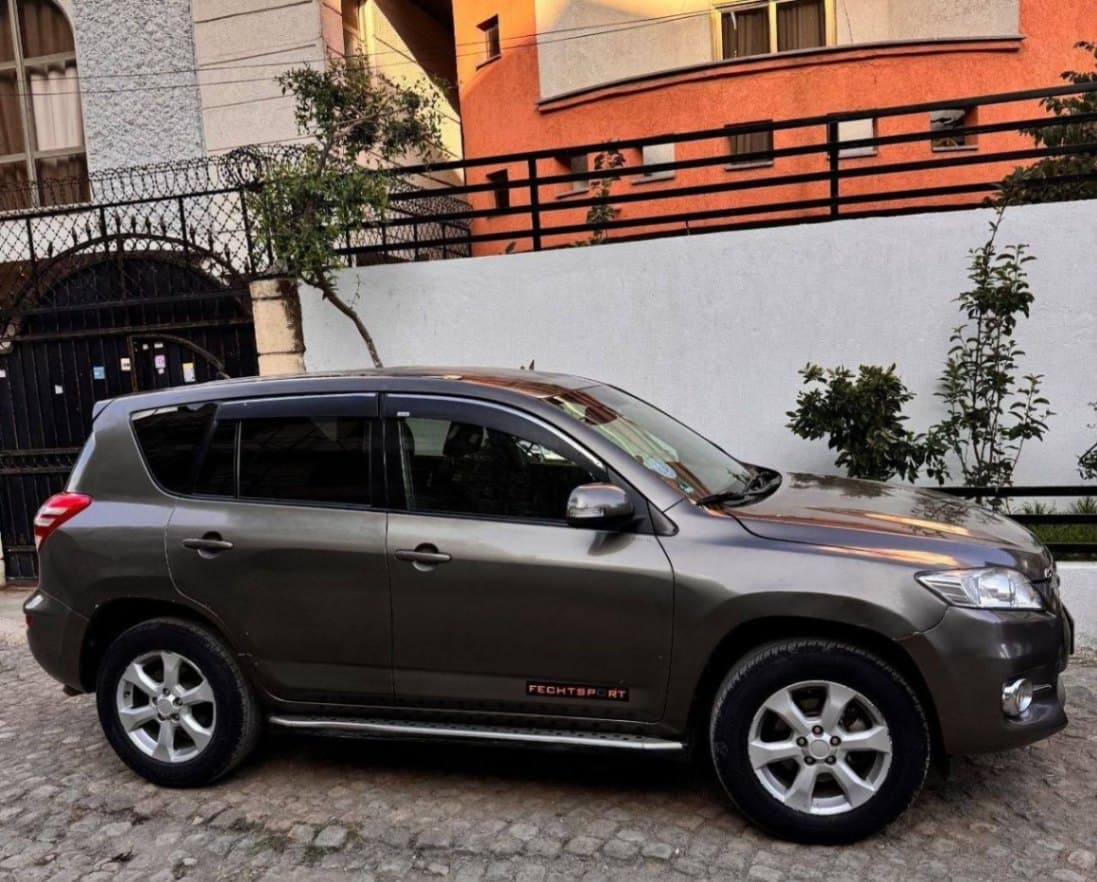 Toyota RAV4 2012
