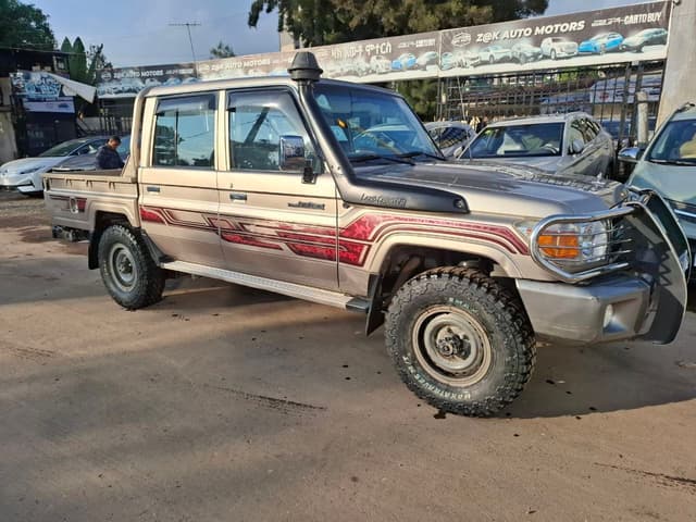 Toyota landcruiser doublecap 2017