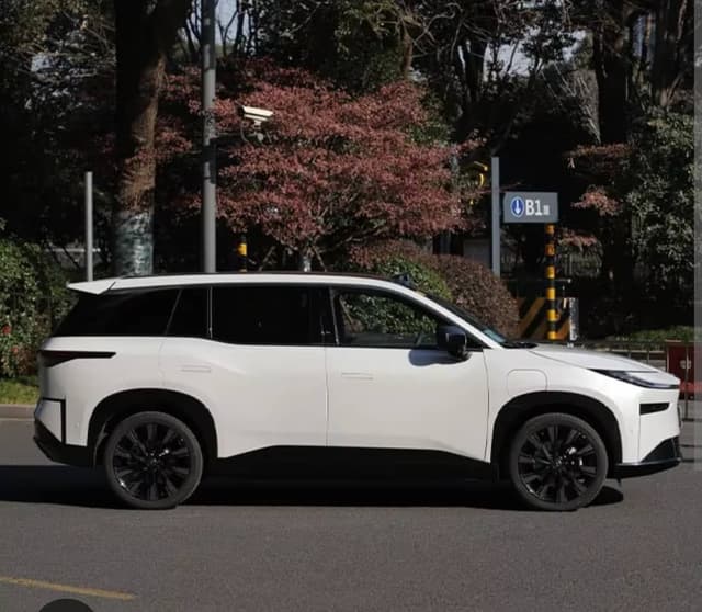 Toyota BZ3X 610km 2025